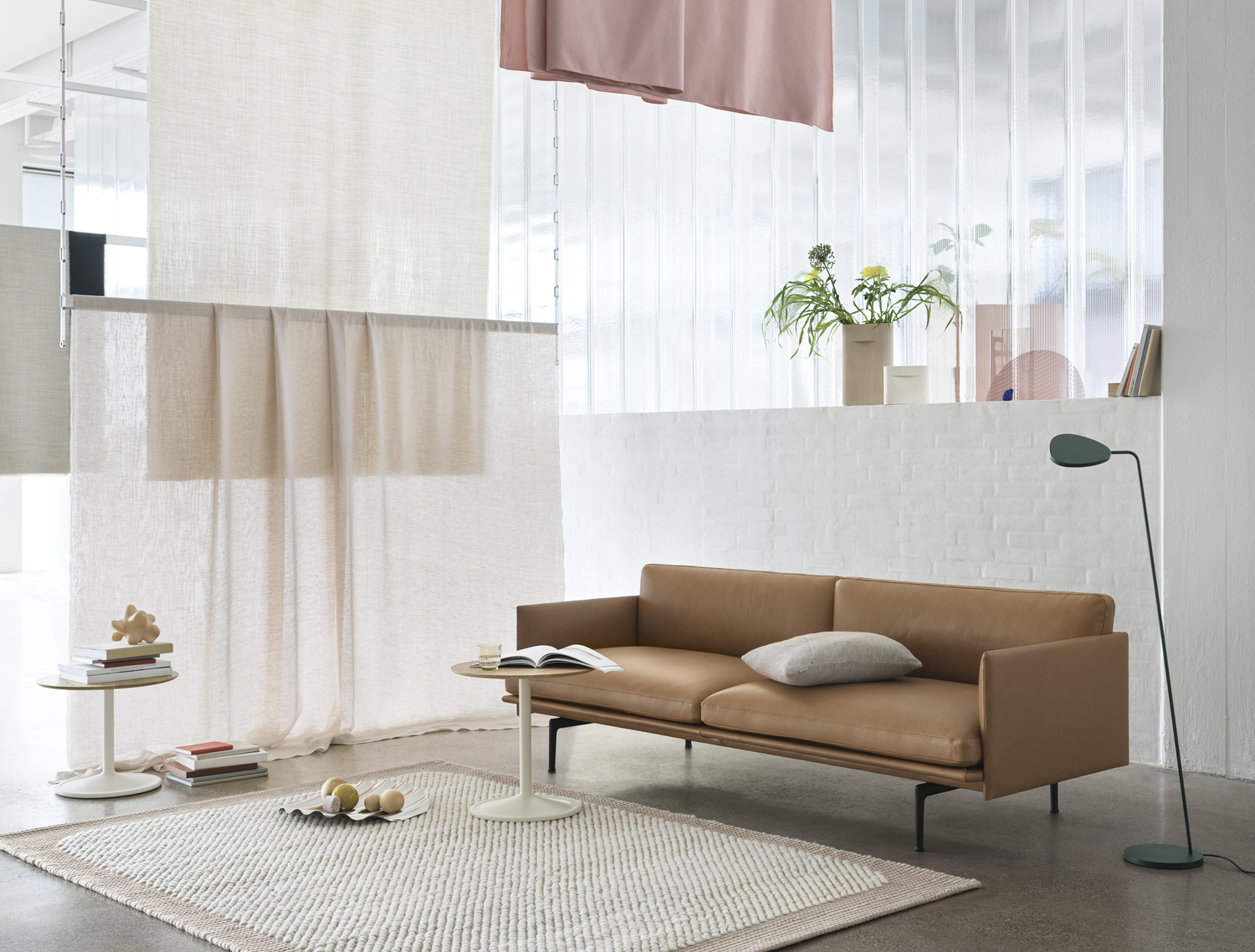 Outline Sofa | Elegantly Scandinavian